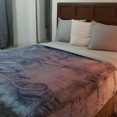 Hotel 2 Queen Beds Hotel Room 128 Booking Стилуотър Екстериор снимка